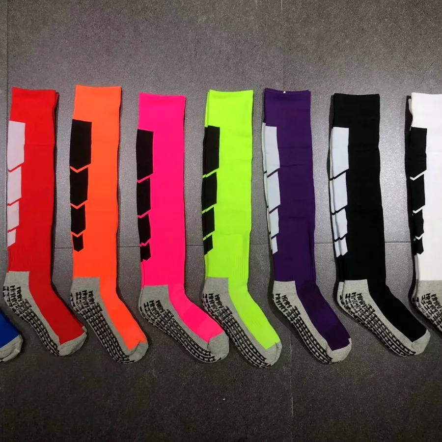 Medias antideslizantes largas en varios colores